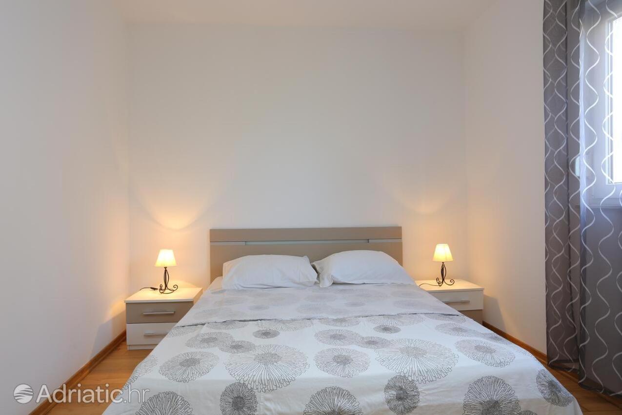 Deluxe Apartment Bagaric Трогир Экстерьер фото